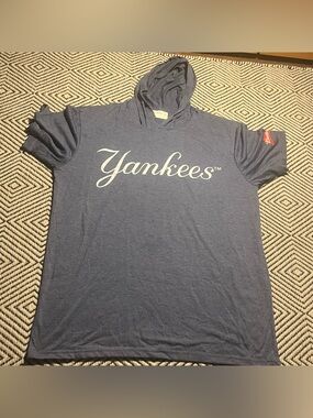 New York Yankees short sleeve pullover with Budweiser patch on XL